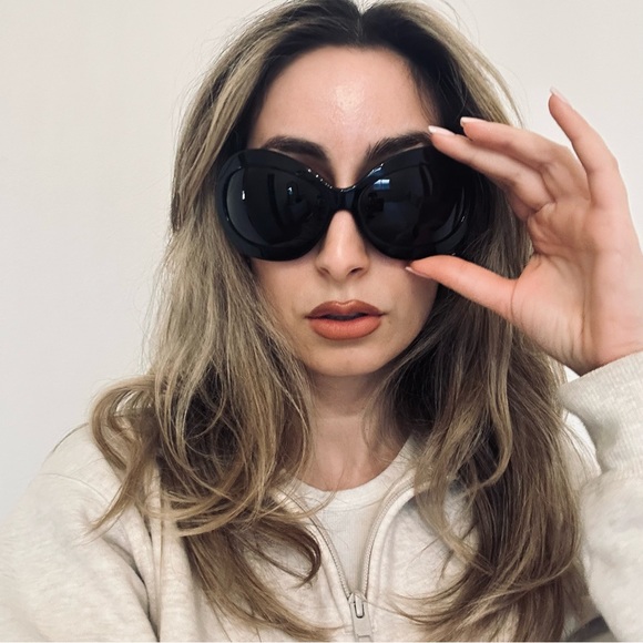 Authentic Vintage Salvatore Ferragamo Black Oversized Oval Sunglasses - Picture 4 of 13